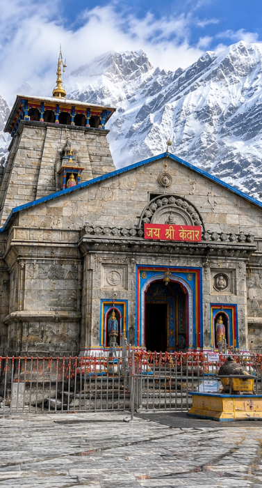 Tourists enjoying Kedarnath Yatra 2021 taxi trip in Uttarakhand with comfortable travel service