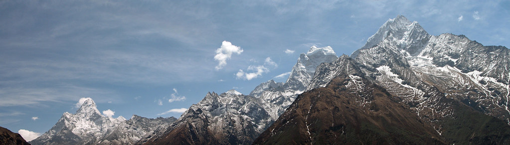 Nepal - Sagarmatha Trek - Range looking S from trail to Dole