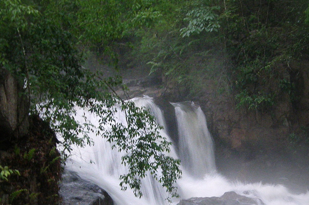 Refreshing water fall