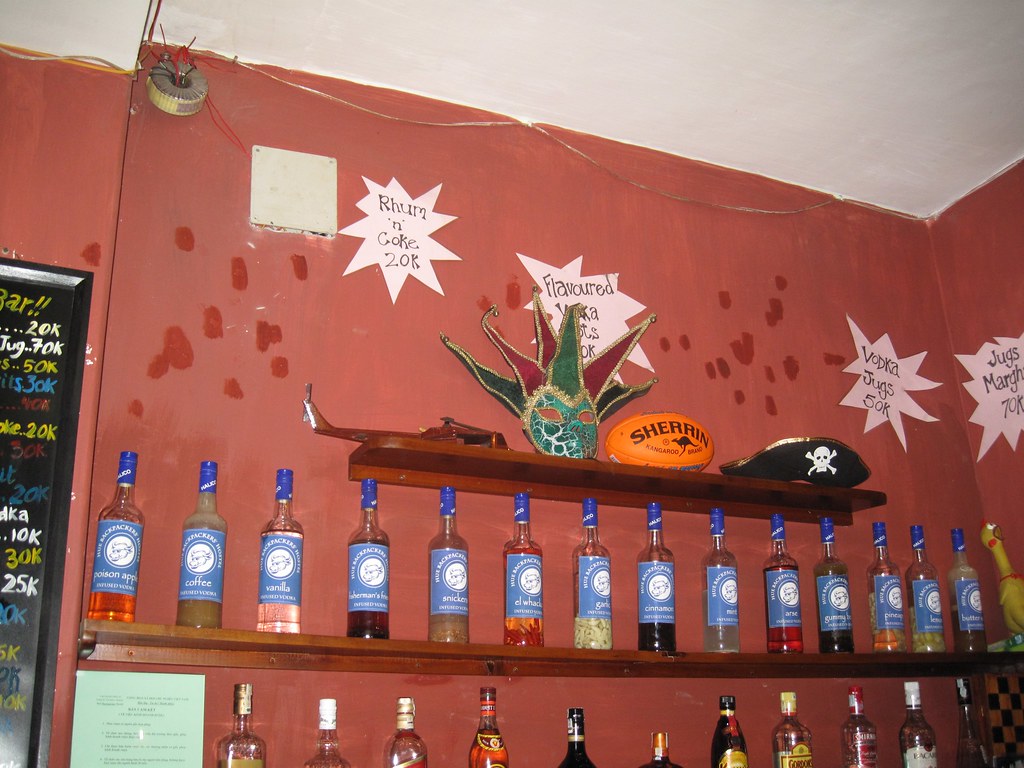 Hue Backpackers Hostel: bar with flavored vodkas